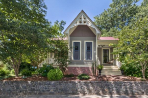 Award Winning Cottage in Montford *2 Blks Downtown